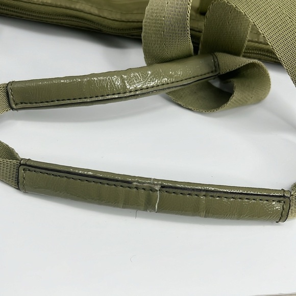 Coach 77322 Sage Green Getaway Signature Nylon Travel Shoulder Zip Tote Bag - Picture 9 of 13